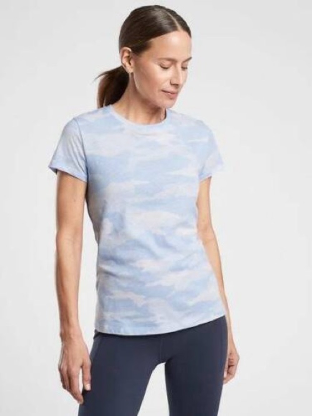 Athleta Women’s Light Blue Camo Short Sleeve Tee Small